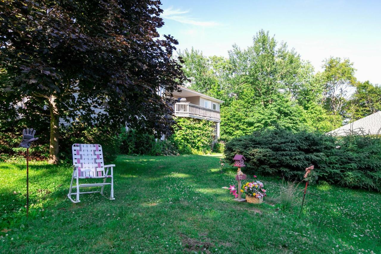 Lily'S Garden Hotel Charlottetown Exterior photo